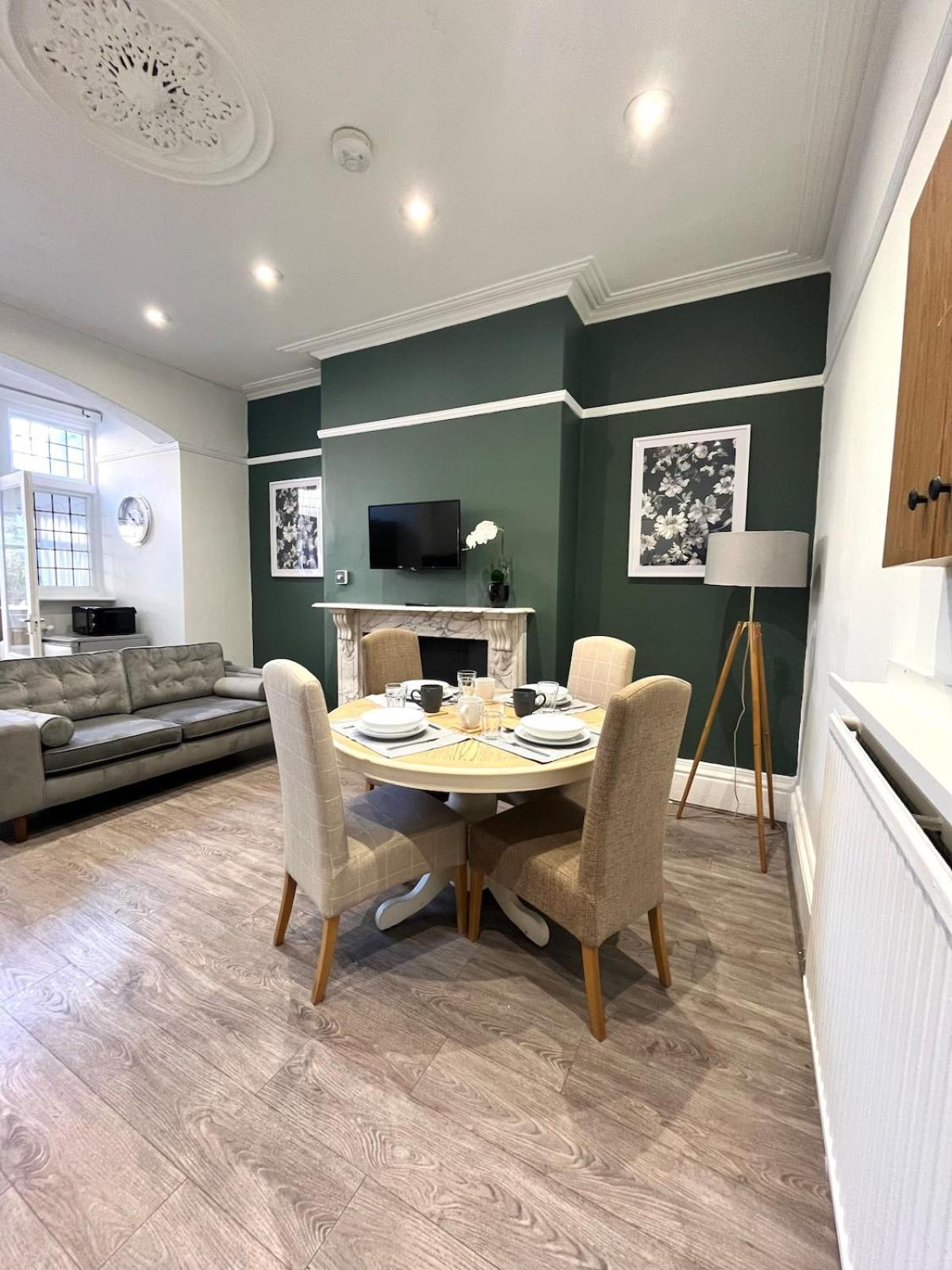 Stylish Home From Home In Derby - Great For Contractors, Groups & Families With Free Parking Eksteriør billede